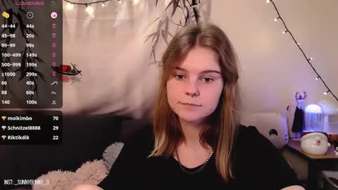 Snapshot of komorebbi chatting on December 27, 2024, 2:47 am Marta online show from December 27, 2024, 2:47 am