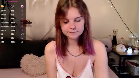 Snapshot of komorebbi chatting on January 3, 2025, 8:32 pm Marta online show from January 3, 2025, 8:32 pm