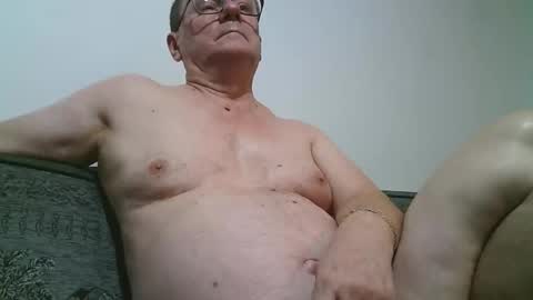 Snapshot of komputer123456789 chatting on January 6, 2026, 11:18 pm Bogdan online show from January 6, 2026, 11:18 pm