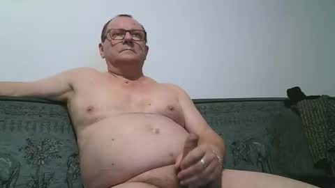 Snapshot of komputer123456789 chatting on January 7, 2026, 10:01 pm Bogdan online show from January 7, 2026, 10:01 pm