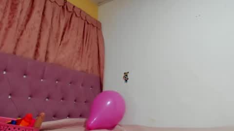 konie Diaz online show from November 12, 2025, 2:34 am