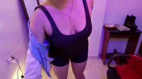 camila online show from February 25, 2026, 4:00 am