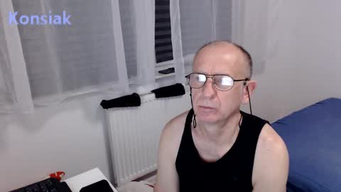 Snapshot of konsiak chatting on January 6, 2026, 6:44 pm Komsiak online show from January 6, 2026, 6:44 pm