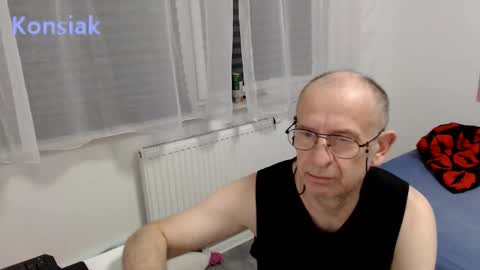 Snapshot of konsiak chatting on February 9, 2026, 4:11 pm Komsiak online show from February 9, 2026, 4:11 pm
