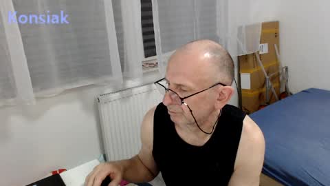 Snapshot of konsiak chatting on March 27, 2026, 6:51 pm Komsiak online show from March 27, 2026, 6:51 pm