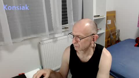 Snapshot of konsiak chatting on April 26, 2026, 7:22 pm Komsiak online show from April 26, 2026, 7:22 pm