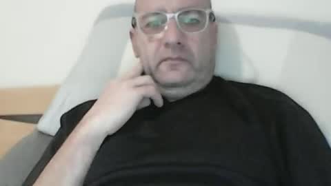 Snapshot of konsty17 chatting on June 14, 2026, 11:07 pm konsty17 online show from June 14, 2026, 11:07 pm