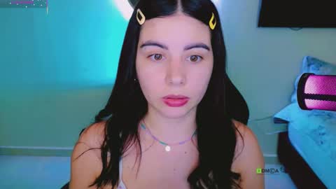 Snapshot of konygintonic chatting on December 15, 2025, 4:17 am YINI online show from December 15, 2025, 4:17 am