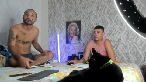 Snapshot of kopular chatting on January 1, 2025, 5:55 pm Diego y Edgar online show from January 1, 2025, 5:55 pm