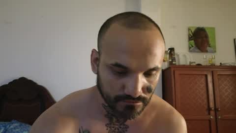 Diego y Edgar online show from May 17, 2026, 12:30 am