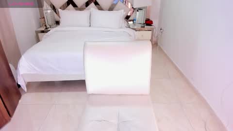 Snapshot of koralcruz chatting on October 20, 2025, 4:07 pm Koral Cuz online show from October 20, 2025, 4:07 pm