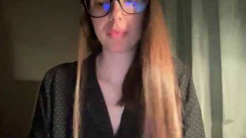 Snapshot of koravine chatting on November 19, 2025, 10:10 pm koravine online show from November 19, 2025, 10:10 pm