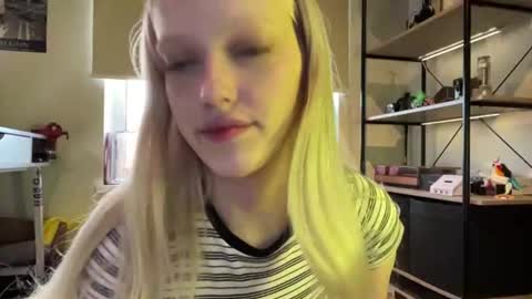 Snapshot of kortneyhiedeman chatting on June 22, 2026, 7:11 pm Ariela online show from June 22, 2026, 7:11 pm