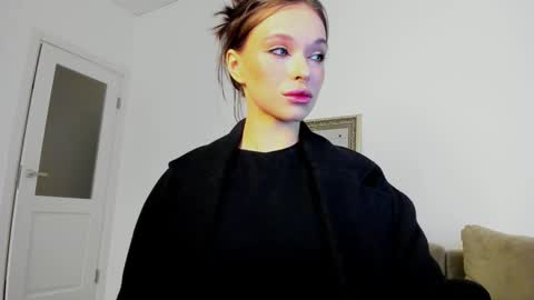 kossie_ online show from October 19, 2025, 6:08 pm