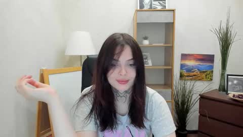 Ariel online show from December 19, 2025, 3:19 pm