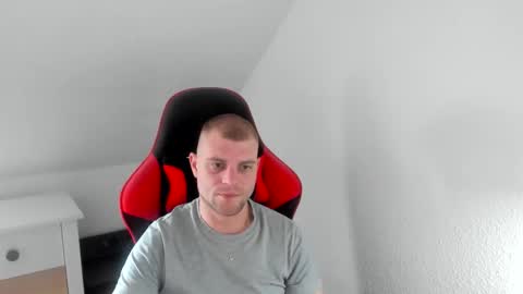 Snapshot of kozik1992 chatting on February 6, 2026, 12:30 pm Bartek online show from February 6, 2026, 12:30 pm