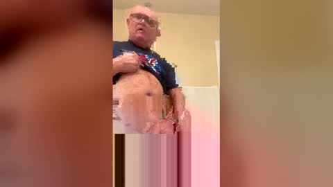 Snapshot of kraigwkistler chatting on December 17, 2025, 9:10 pm kraigwkistler online show from December 17, 2025, 9:10 pm