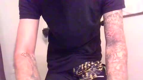 Snapshot of krasher2313 chatting on February 17, 2026, 2:19 am hard hung horny online show from February 17, 2026, 2:19 am