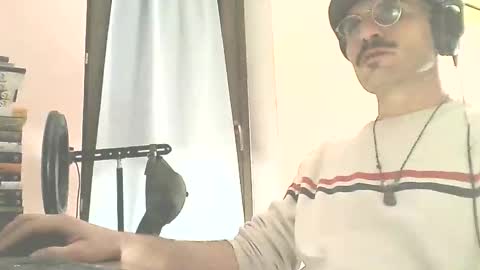 Snapshot of kratoskratoskratos chatting on March 10, 2026, 2:27 am Kratos online show from March 10, 2026, 2:27 am