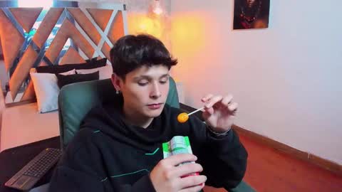 Snapshot of kraven_lust chatting on September 11, 2025, 3:39 am Kraven online show from September 11, 2025, 3:39 am