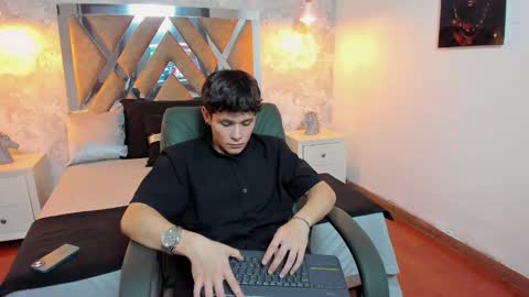 Snapshot of kraven_lust chatting on September 23, 2025, 2:58 am Kraven online show from September 23, 2025, 2:58 am