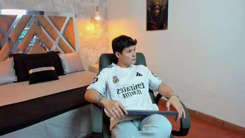 Snapshot of kraven_lust chatting on September 24, 2025, 3:10 am Kraven online show from September 24, 2025, 3:10 am