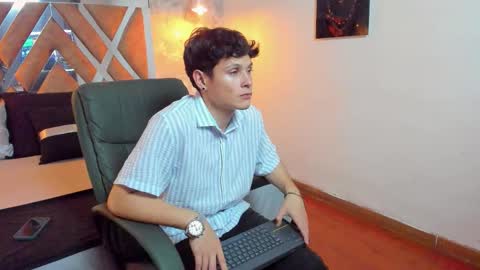 Snapshot of kraven_lust chatting on September 25, 2025, 3:10 am Kraven online show from September 25, 2025, 3:10 am