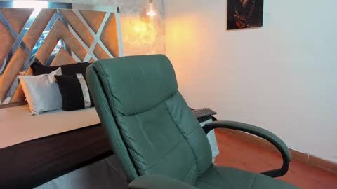 Snapshot of kraven_lust chatting on October 3, 2025, 3:14 am Kraven online show from October 3, 2025, 3:14 am