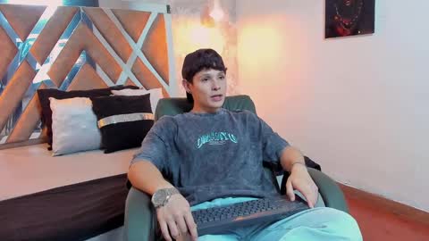 Snapshot of kraven_lust chatting on October 4, 2025, 3:15 am Kraven online show from October 4, 2025, 3:15 am