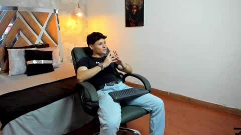 Snapshot of kraven_lust chatting on October 7, 2025, 3:58 am Kraven online show from October 7, 2025, 3:58 am