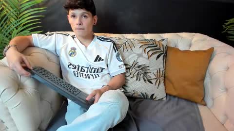 Snapshot of kraven_lust chatting on October 13, 2025, 3:17 am Kraven online show from October 13, 2025, 3:17 am