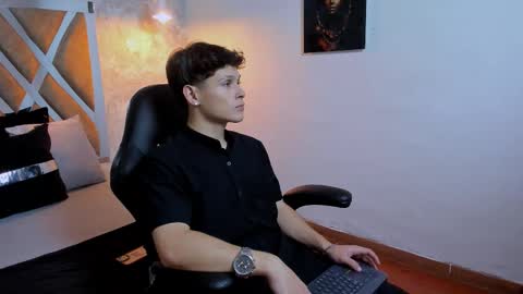 Snapshot of kraven_lust chatting on October 14, 2025, 3:07 am Kraven online show from October 14, 2025, 3:07 am