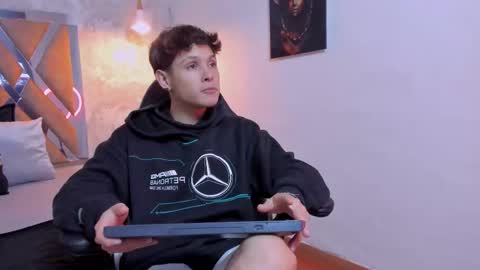 Snapshot of kraven_lust chatting on October 18, 2025, 3:09 am Kraven online show from October 18, 2025, 3:09 am