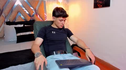 Snapshot of kraven_lust chatting on October 30, 2025, 3:08 am Kraven online show from October 30, 2025, 3:08 am