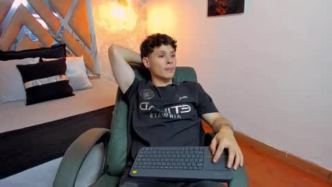 Snapshot of kraven_lust chatting on October 31, 2025, 3:18 am Kraven online show from October 31, 2025, 3:18 am