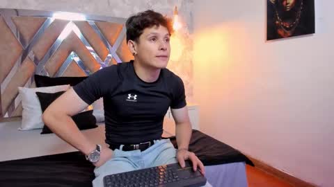 Snapshot of kraven_lust chatting on November 19, 2025, 3:06 am Kraven online show from November 19, 2025, 3:06 am