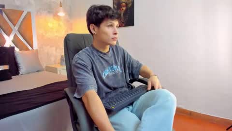 Snapshot of kraven_lust chatting on December 3, 2025, 3:03 am Kraven online show from December 3, 2025, 3:03 am