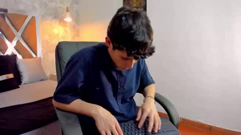 Snapshot of kraven_lust chatting on December 4, 2025, 3:05 am Kraven online show from December 4, 2025, 3:05 am