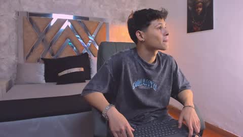 Snapshot of kraven_lust chatting on December 18, 2025, 3:12 am Kraven online show from December 18, 2025, 3:12 am