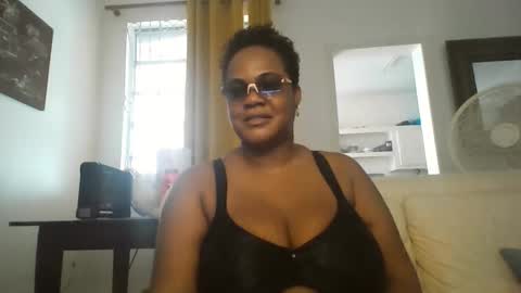 KreamyCherry online show from October 4, 2025, 10:57 am