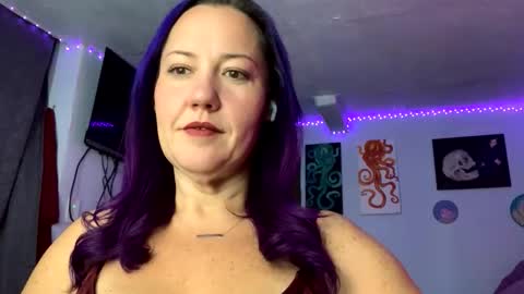 kreamyk420 online show from November 26, 2025, 6:47 am