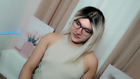 Snapshot of krezikeed chatting on January 13, 2026, 11:43 pm krezikeed online show from January 13, 2026, 11:43 pm