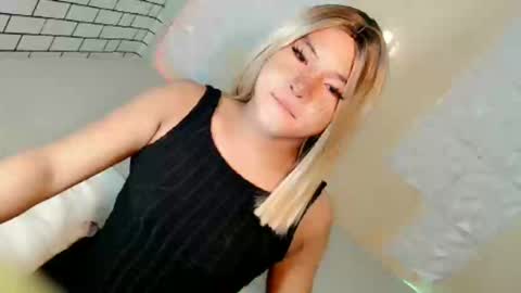 Snapshot of krezikeed chatting on February 7, 2026, 1:42 am krezikeed online show from February 7, 2026, 1:42 am