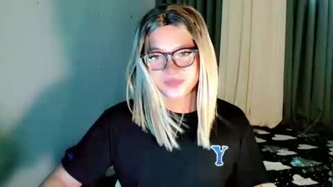krezikeed online show from May 18, 2026, 1:24 am