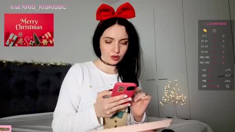 Snapshot of kris_kiskis chatting on December 25, 2024, 1:30 pm Kris kiskis online show from December 25, 2024, 1:30 pm