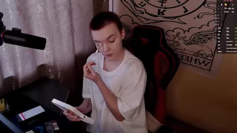 Snapshot of krisneal chatting on February 13, 2026, 9:16 am krisneal online show from February 13, 2026, 9:16 am