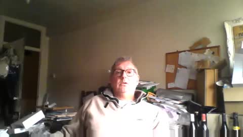 kriss online show from October 13, 2025, 11:54 am