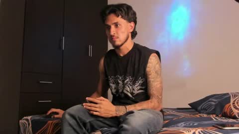 Snapshot of kriss_edwards chatting on June 24, 2026, 2:32 am Kriss online show from June 24, 2026, 2:32 am