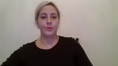 Snapshot of kriss_grace chatting on October 3, 2025, 6:38 pm Grace online show from October 3, 2025, 6:38 pm