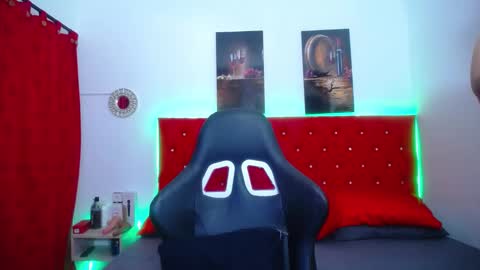 kriss_sweetboobs online show from February 4, 2025, 12:00 pm